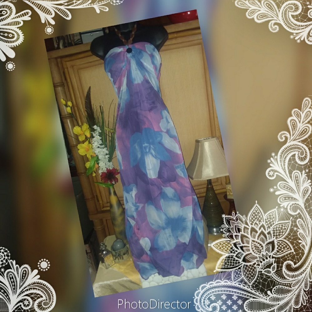 Beautiful Full Length Halter Style Maxi Dress.